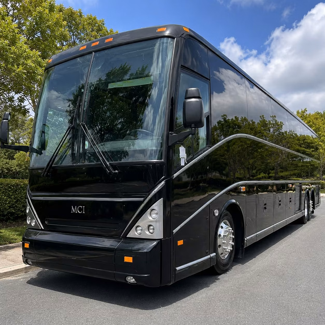 flagstaff corporate shuttle services for employee commutes and daily routes