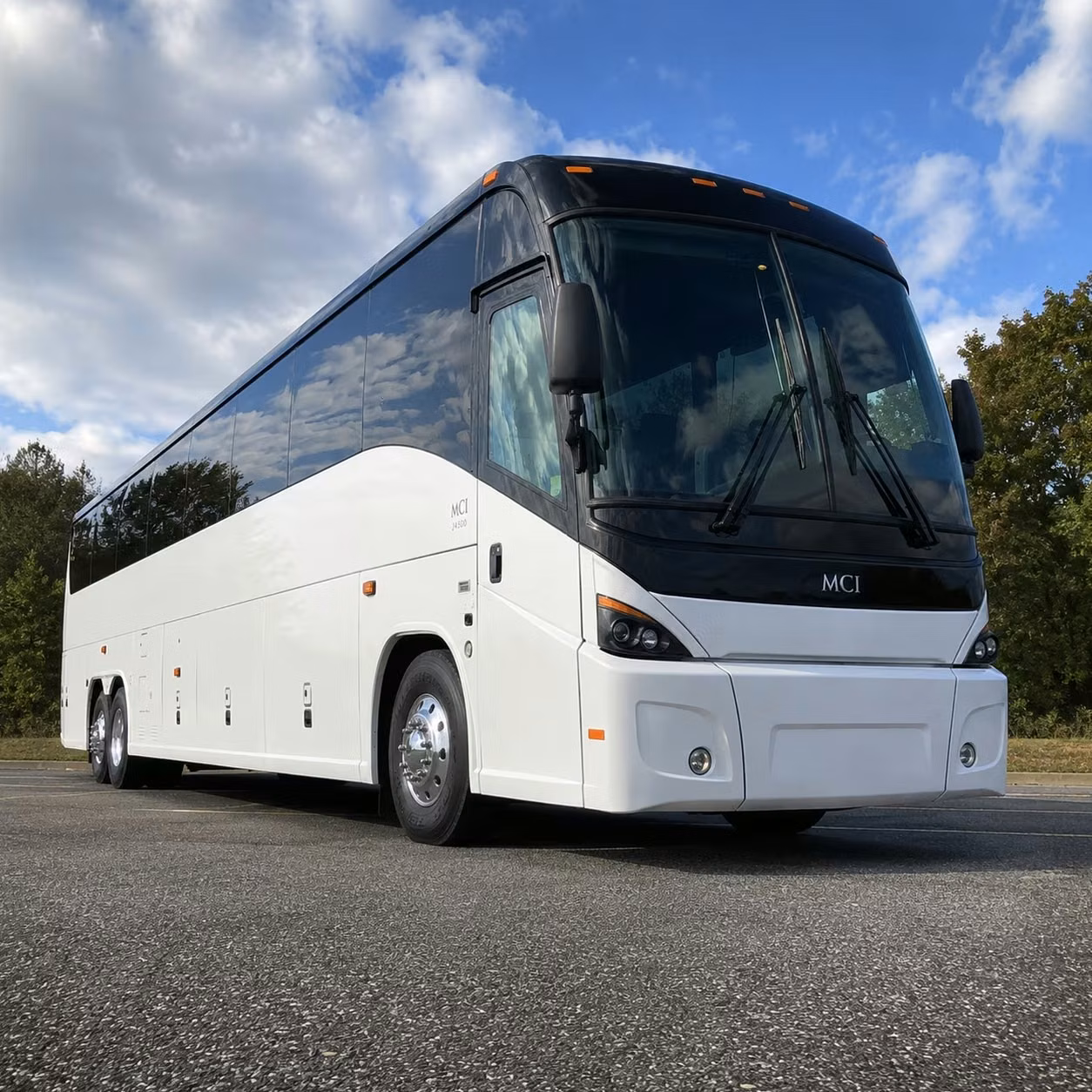 reliable flagstaff construction trades workforce shuttles staged for early morning departures